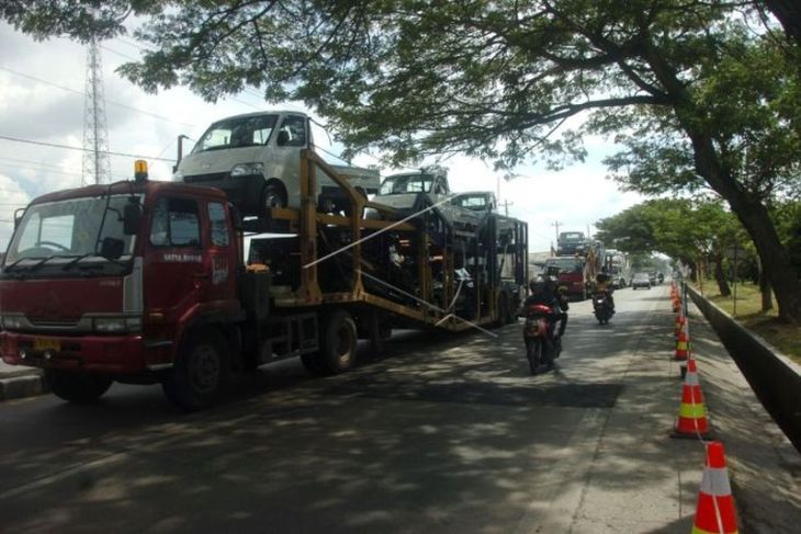 Pembatasan operasional kendaraan angkutan barang