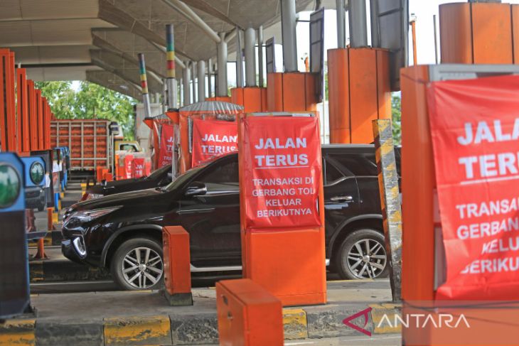 Peniadaan transaksi di gerbang tol Palimanan 