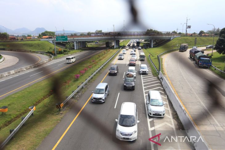 Uji coba ganjil genap tol Jakarta - Kalikangkung 