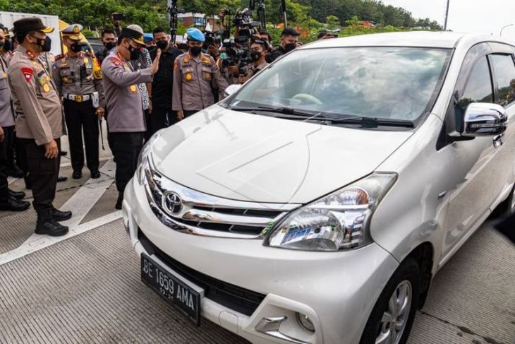 Kapolri tinjau Pos Terpadu Pengamanan Lebaran