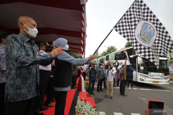 Gubernur Jawa Timur Melepas Mudik Bareng Gratis 2022