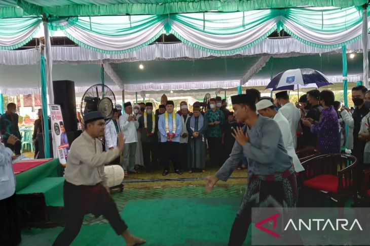 Menteri BUMN disambut pencat silat khas Babel