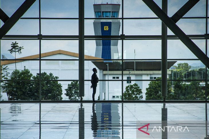 Arus Mudik Di Bandara Syamsudin Noor