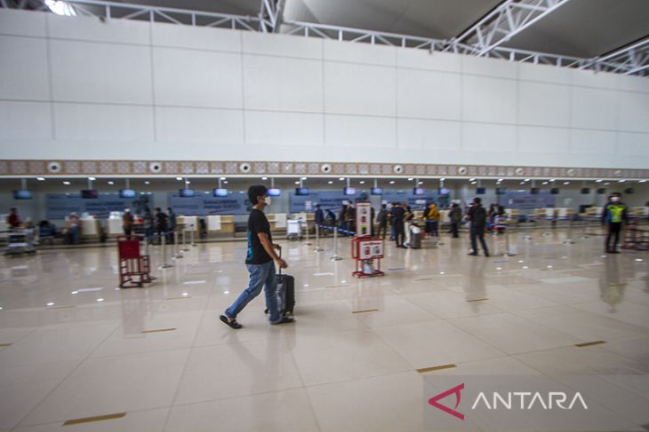 Arus Mudik Di Bandara Syamsudin Noor