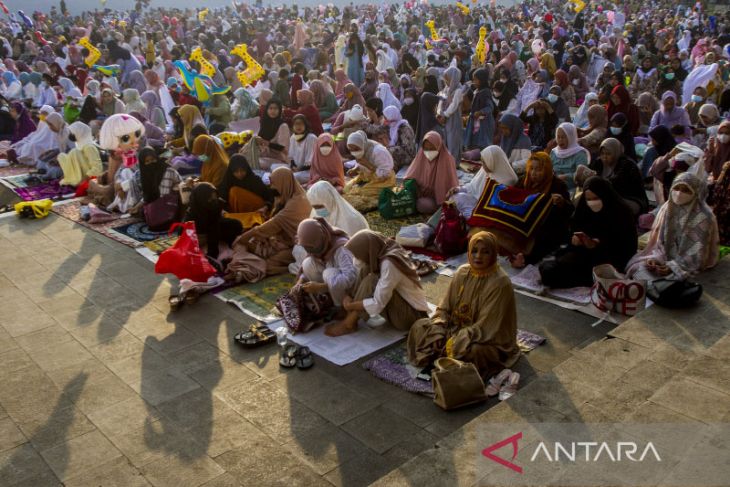 Salat Idul Fitri di Karawang 