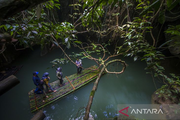 Libur Lebaran di Wisata Goa Limbuhang Haliau