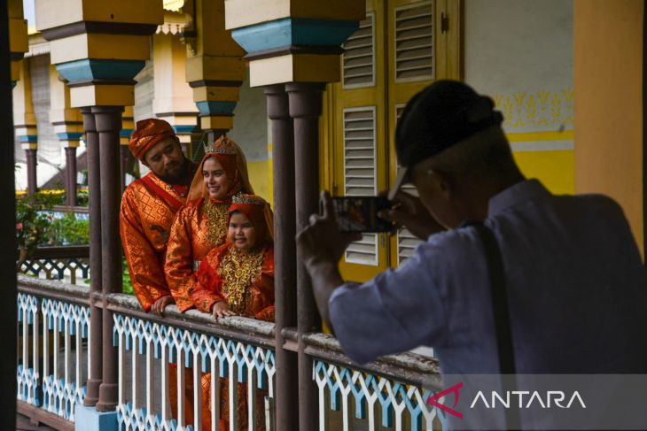 Warga Medan berwisata ke Istana Maimun saat libur Lebaran 2022