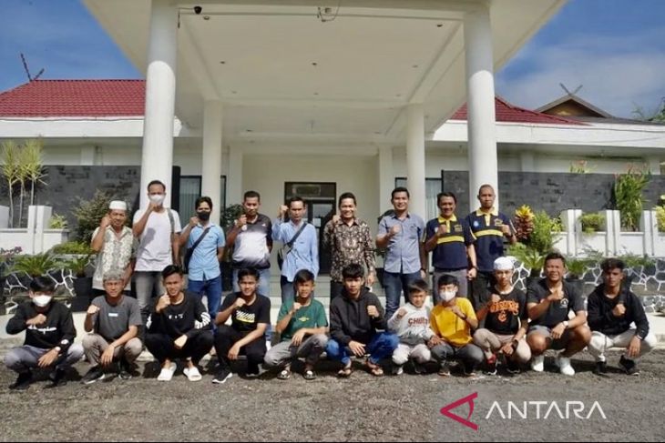 Bupati lepas 11 pemain Balangan ikuti seleksi Barito Putera junior
