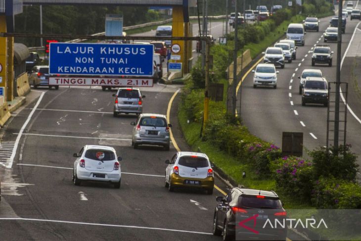 Arus balik di gerbang tol Pasteur 