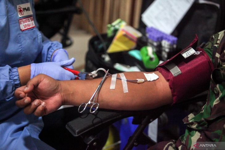 Donor darah HUT ke-66 Penerbangan TNI AL