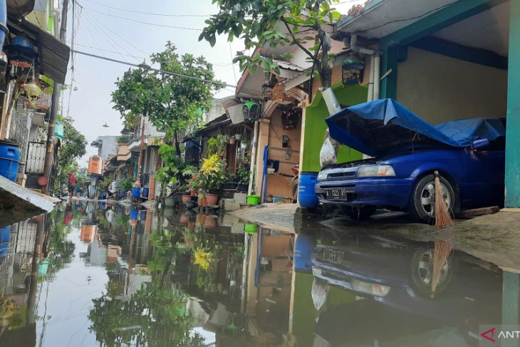 Banjir rendam puluhan rumah di Bukit Tiara Cikupa Tangerang