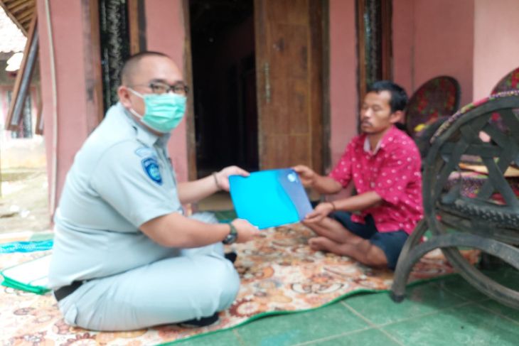 Jasa Raharja Banten beri santunan korban meninggal tabrakan sepeda motor di Cikulur, Lebak, Banten