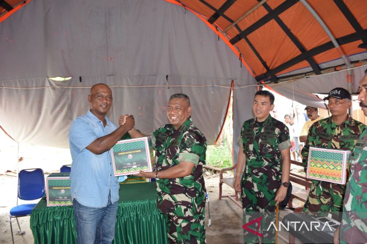 Kodam Pattimura bantu kebutuhan pokok pengungsi Kariuw Maluku