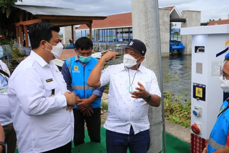 PLN UIW Sumut hadirkan anjungan listrik mandiri ke-7 di Pelabuhan Simanindo