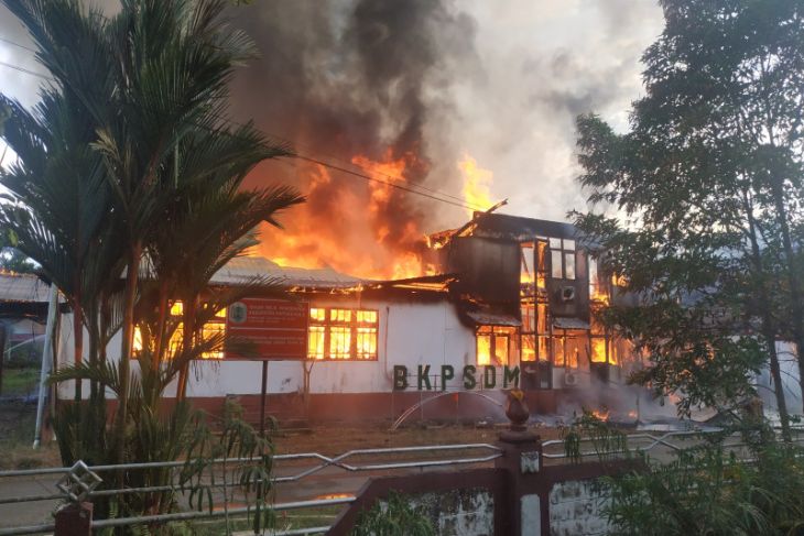 8.013 data pegawai Kapuas Hulu hangus terbakar termasuk SK CPNS