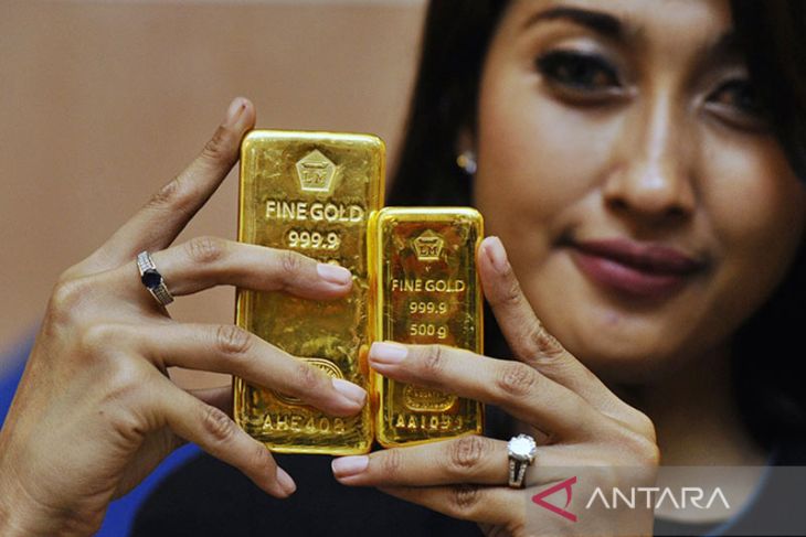 Hari ini, emas Antam kembali bertengger pada angka Rp999.000 per gram