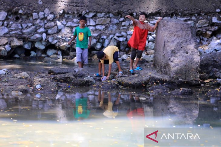 Objek wisata pemandian mata ie mengering