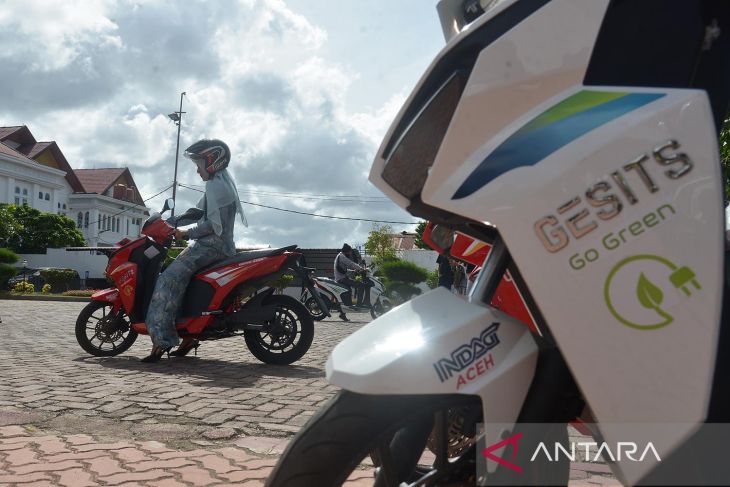 Peluncuran sepeda motor listrik di Aceh