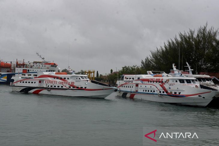 Perairan Aceh dilanda badai, kapal tidak berlayar