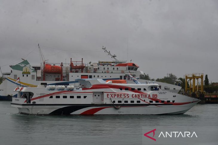 Perairan Aceh dilanda badai, kapal tidak berlayar