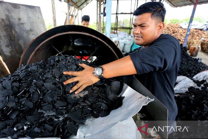 Pemanfaatan Limbah Tempurung Kelapa 3332