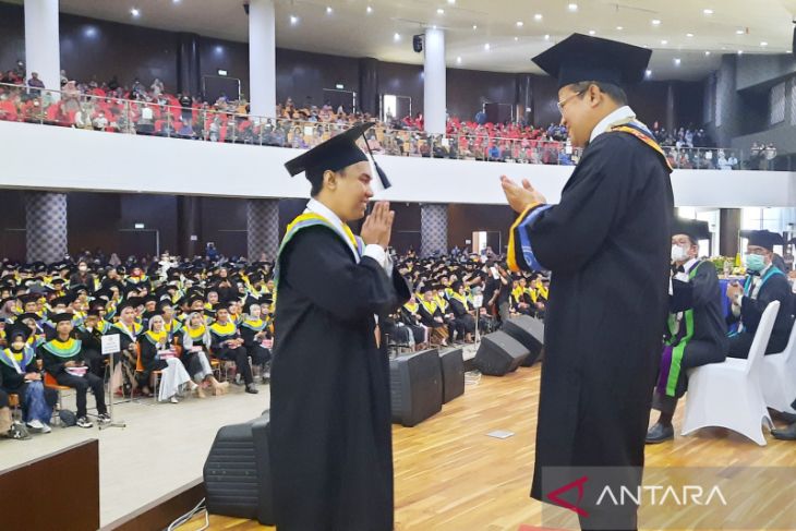 Lima mahasiswa disabilitas dan IPK sempurna warnai gelaran wisuda ke-106 Universitas Lambung Mangkurat