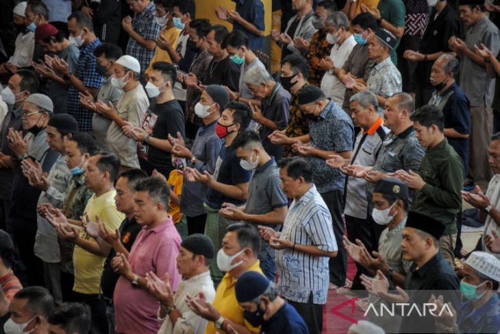 Salat gaib untuk anak Ridwan Kamil 