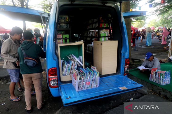 Perpustakaan Keliling Kembali Beroperasi di Kediri