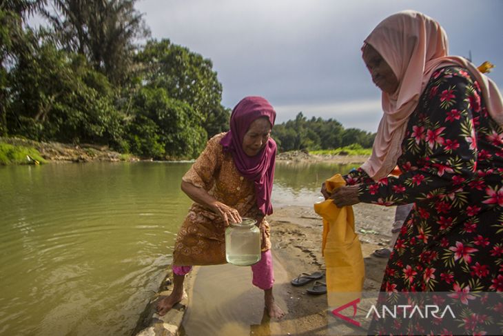 Tradisi Mandi-Mandi Pengantin Di Kalsel