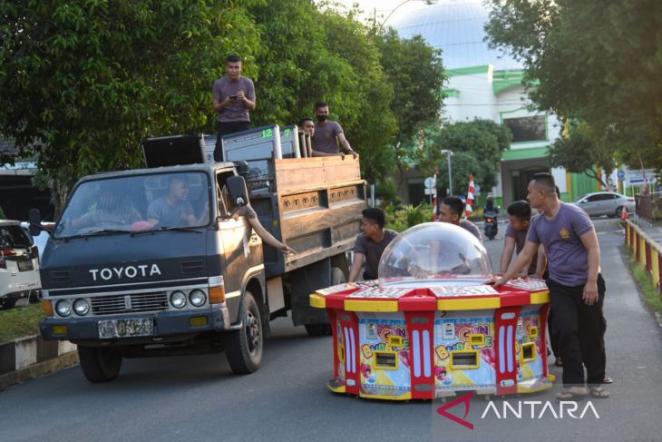 Pengungkapan kasus perjudian di dua lokasi di Medan