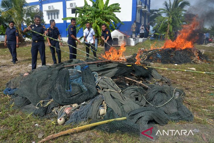 Musnahkan alat tangkap trawl di Aceh