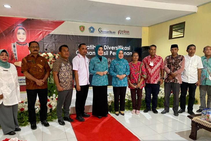 Dinas Kelautan Maluku latih wanita Seram Timur diversifikasi perikanan, garap industri hilirnya