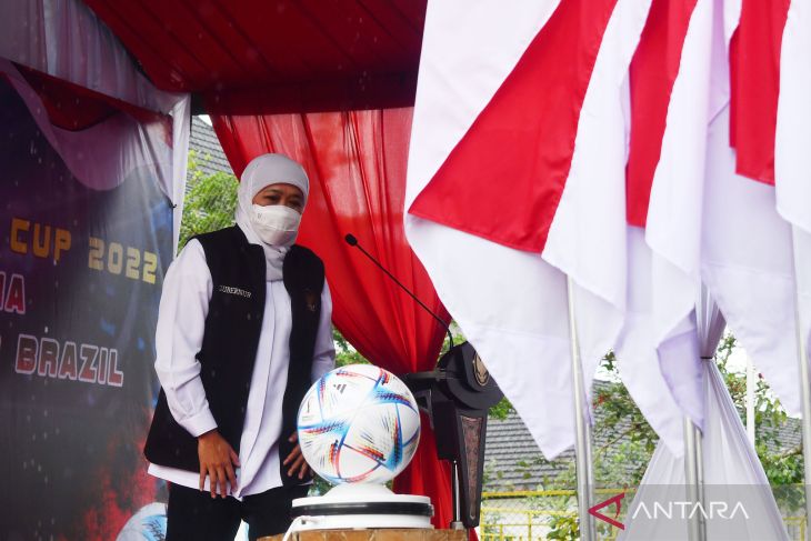 Gubernur Jawa Timur Lepas Ekspor Bola Piala Dunia di Madiun