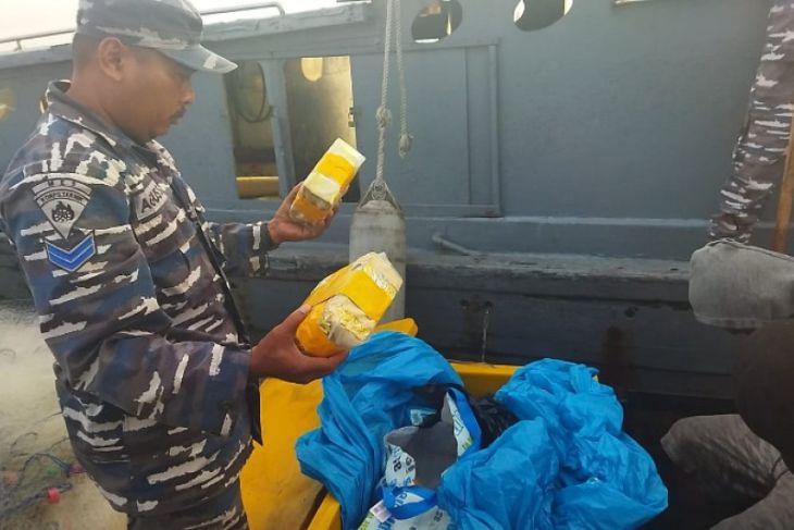 TNI AL gagalkan penyelundupan 29 kg sabu-sabu  dari Malaysia di Sumut