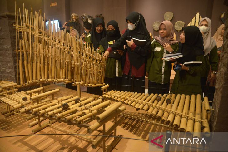 Pameran alat musik tradisional nusantara di Aceh