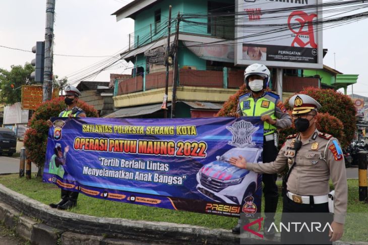Polda Banten-Polresta Serang Kota sosialisasi dan penindakan persuasif pada pengguna jalan