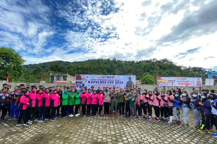 Polres Kayong Utara gelar turnamen voli peringati Hari Bhayangkara ke-76