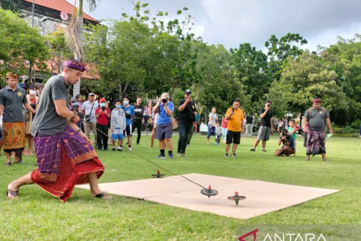 Sekaa Gangsing Desa Gobleg unjuk kemahiran di Jantra Tradisi Bali