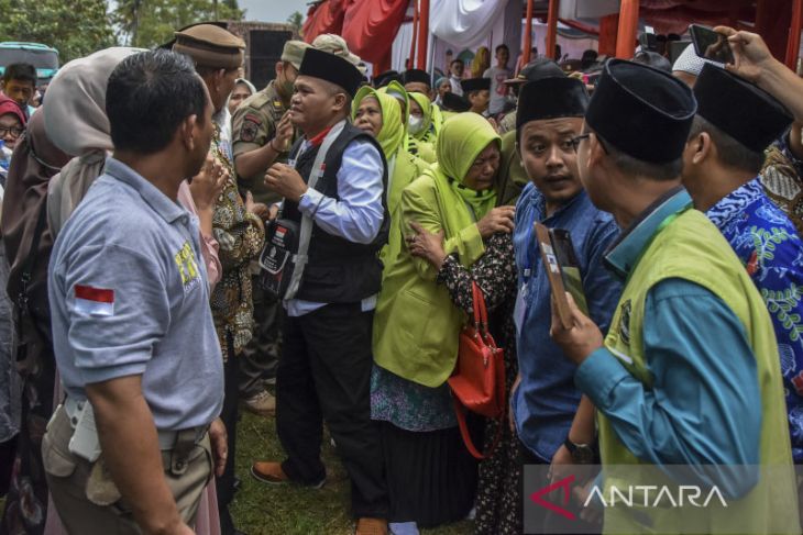 Pemberangkatan jamaah calon haji di Pangandaran 