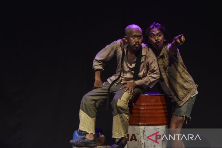 Pementasan teater Malam Botak 