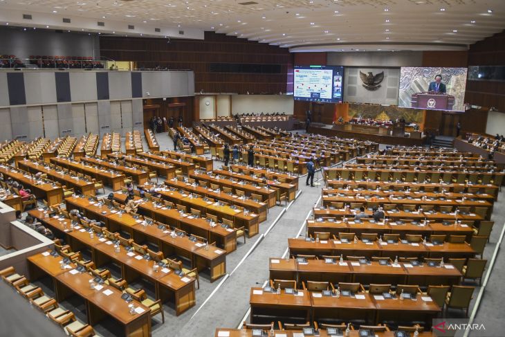 Paripurna Penutupan Masa Sidang V 2021-2022 Dilakukan DPR - ANTARA News ...