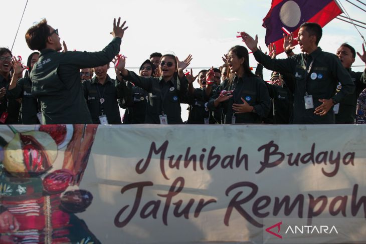 Laskar Rempah dan KRI Dewaruci Tiba di Surabaya