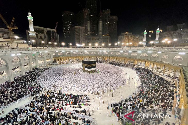 The last regular Hajj flight groups arrive in Saudi