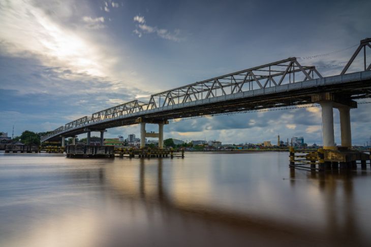 Agenda pemancangan tiang pertama Jembatan Paralel Kapuas I sebelum Agustus 2022