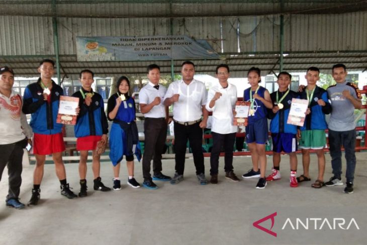 Petinju muda Kota Pontianak juara umum raih empat emas dalam POPDA Kalbar