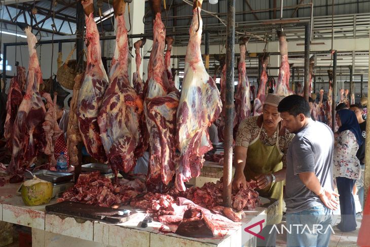 Kenaikan harga daging hari pertama tradisi meugang