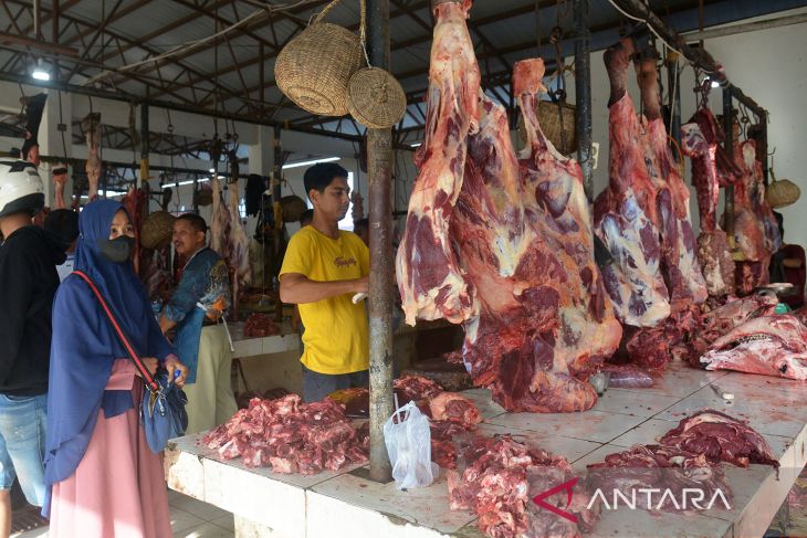 Kenaikan harga daging hari pertama tradisi meugang