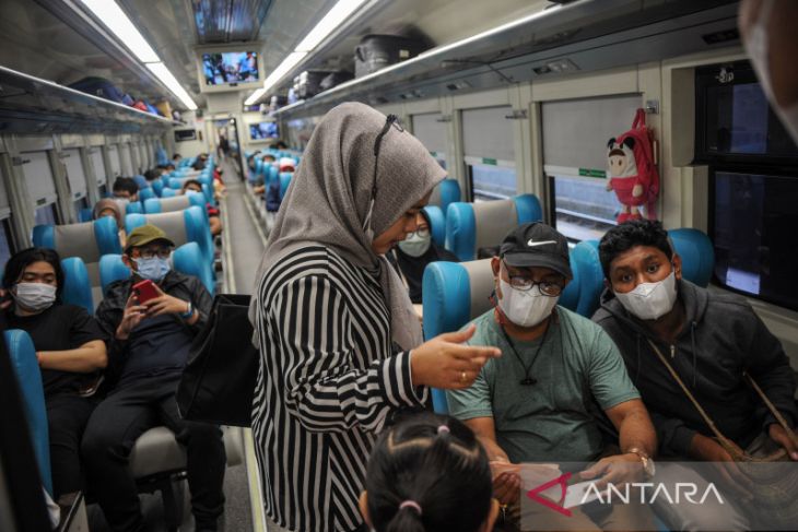 Peningkatan penumpang kereta api saat libur sekolah 