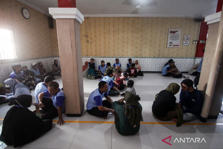 Kunjungan tatap muka di Lapas Sidoarjo