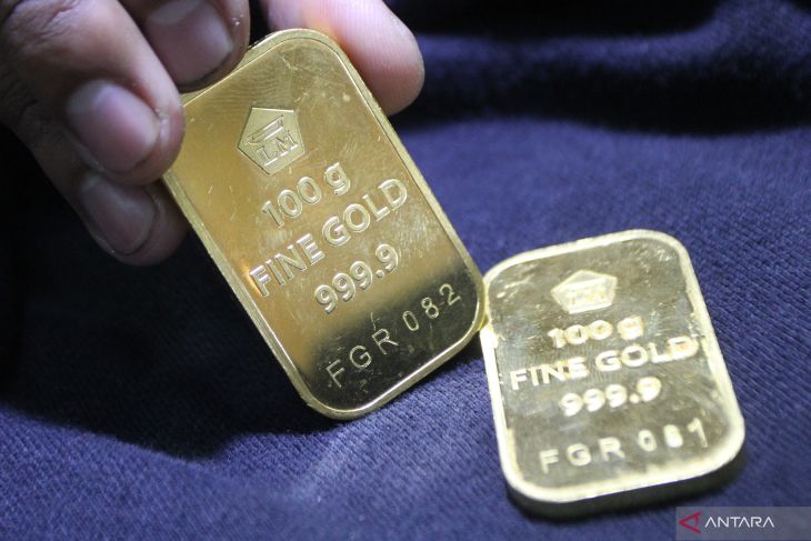 Harga emas Antam hari ini naik Rp3.000, jadi Rp1,040 juta per gram